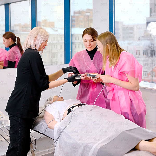 Аппаратные методы коррекции фигуры: прессотерапия и электромиостимуляция Аппаратные методы коррекции фигуры: прессотерапия и электромиостимуляция