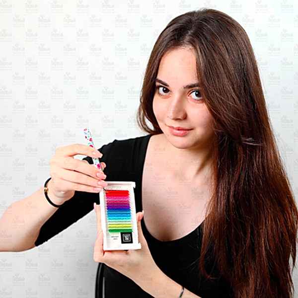 Мастер по наращиванию ресниц Мастер по наращиванию ресниц